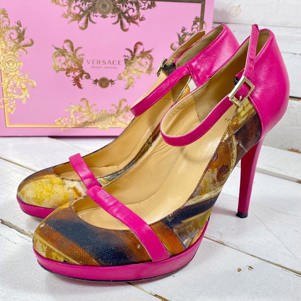 Versace Pink Round-Toe Pumps - Picture 3 of 8